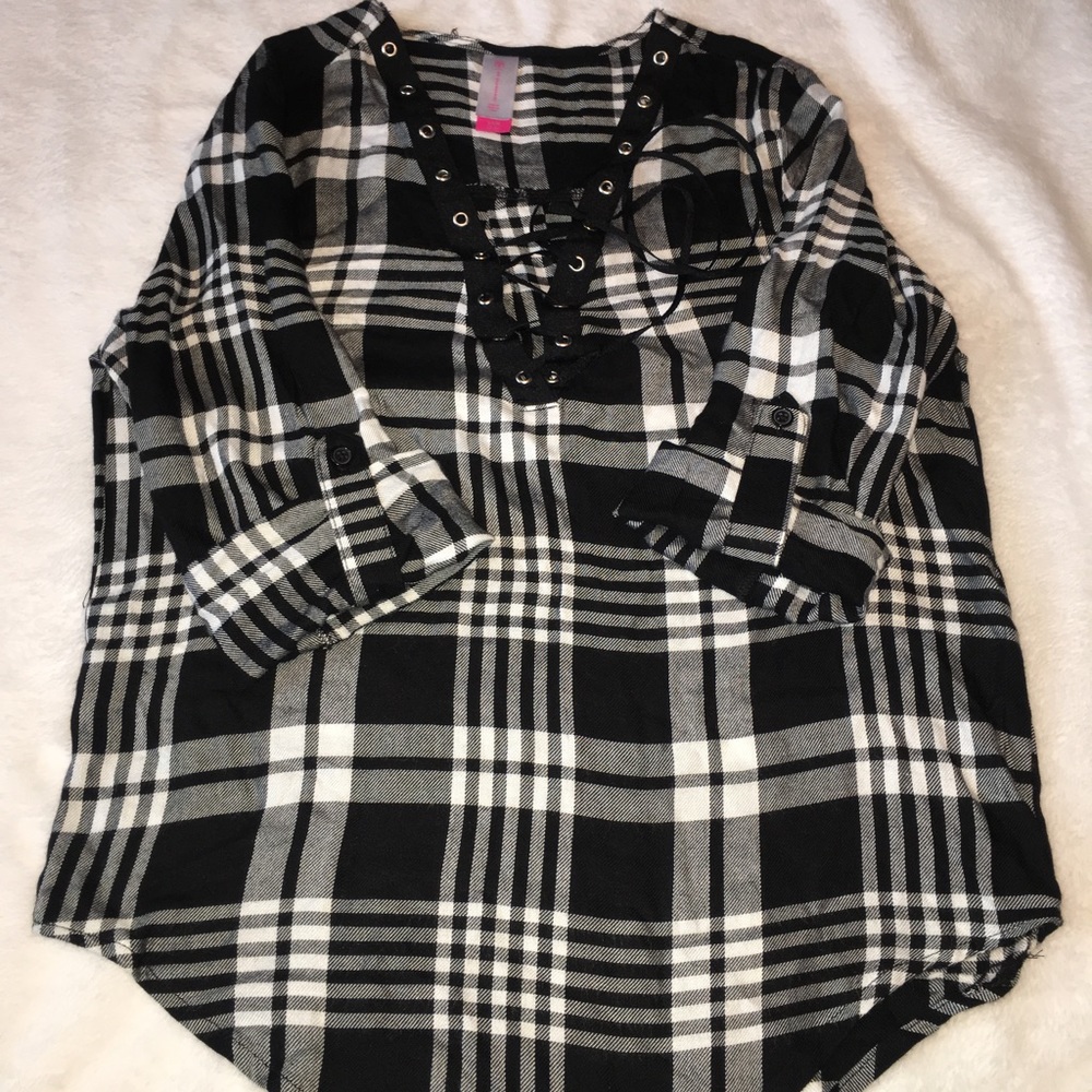 B&W No Boundaries blouse